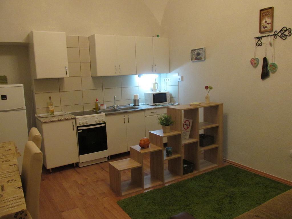 Fortuna Apartments Eger Bagian luar foto