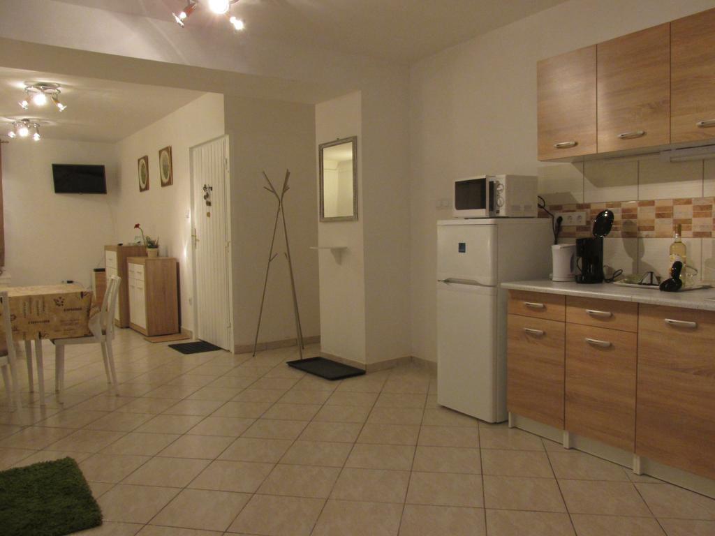 Fortuna Apartments Eger Bagian luar foto