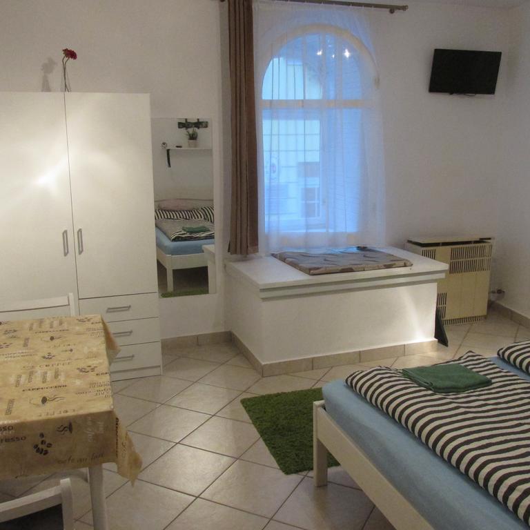 Fortuna Apartments Eger Bagian luar foto