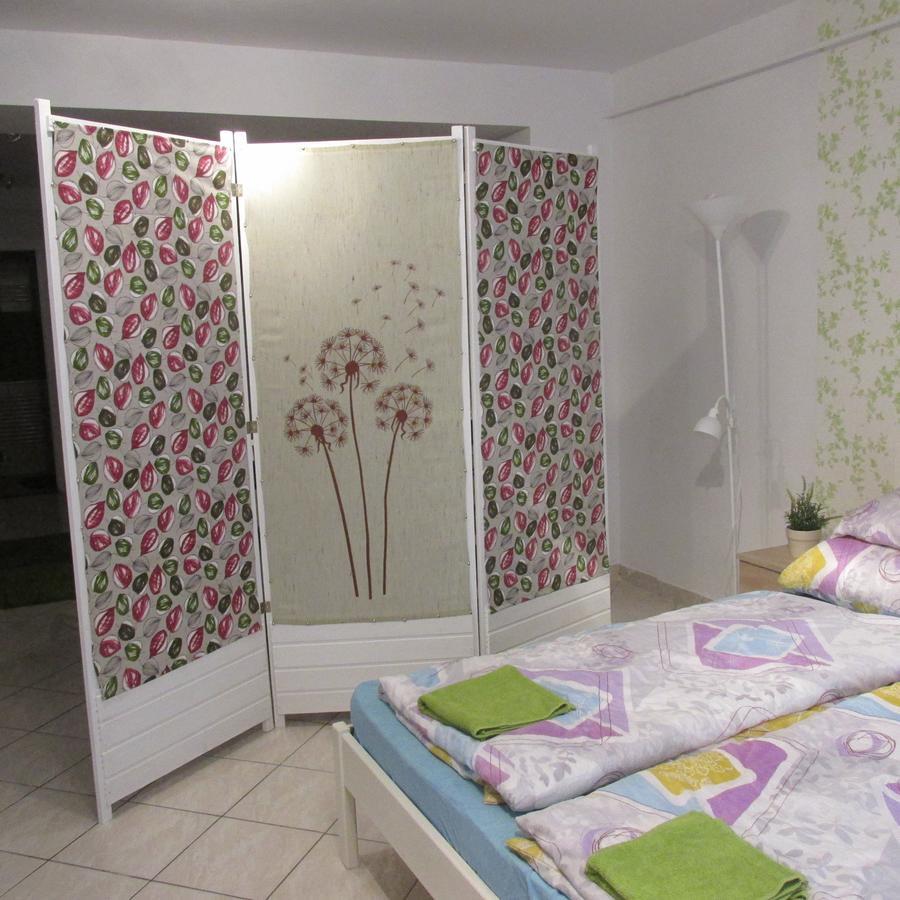 Fortuna Apartments Eger Bagian luar foto
